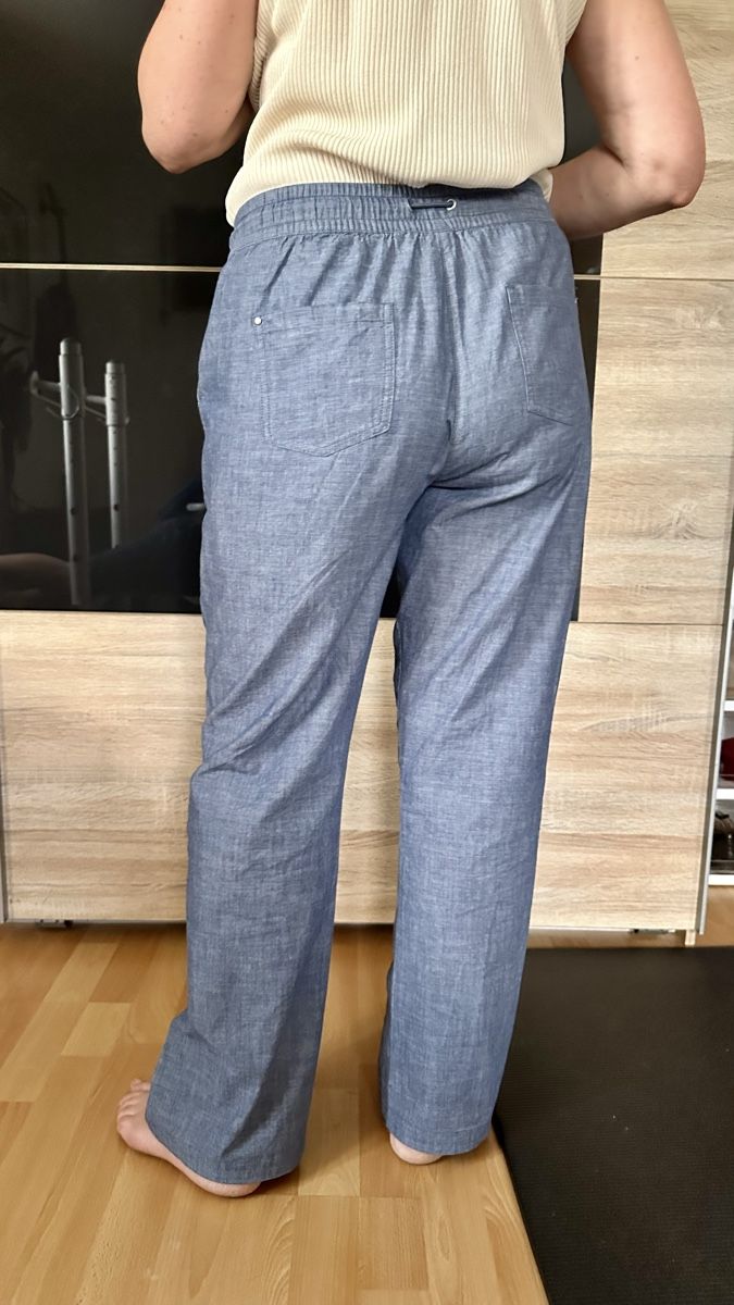 Pantalons: Pantalon bleu taille 42 coton, comme neuf  – Neuf (Voir description) à Vuippens par ale_6gkb 1