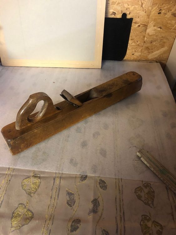 Tous les outils: antiker Raubank / Langhobel Massivholz – D'occasion à Sisseln par twing63