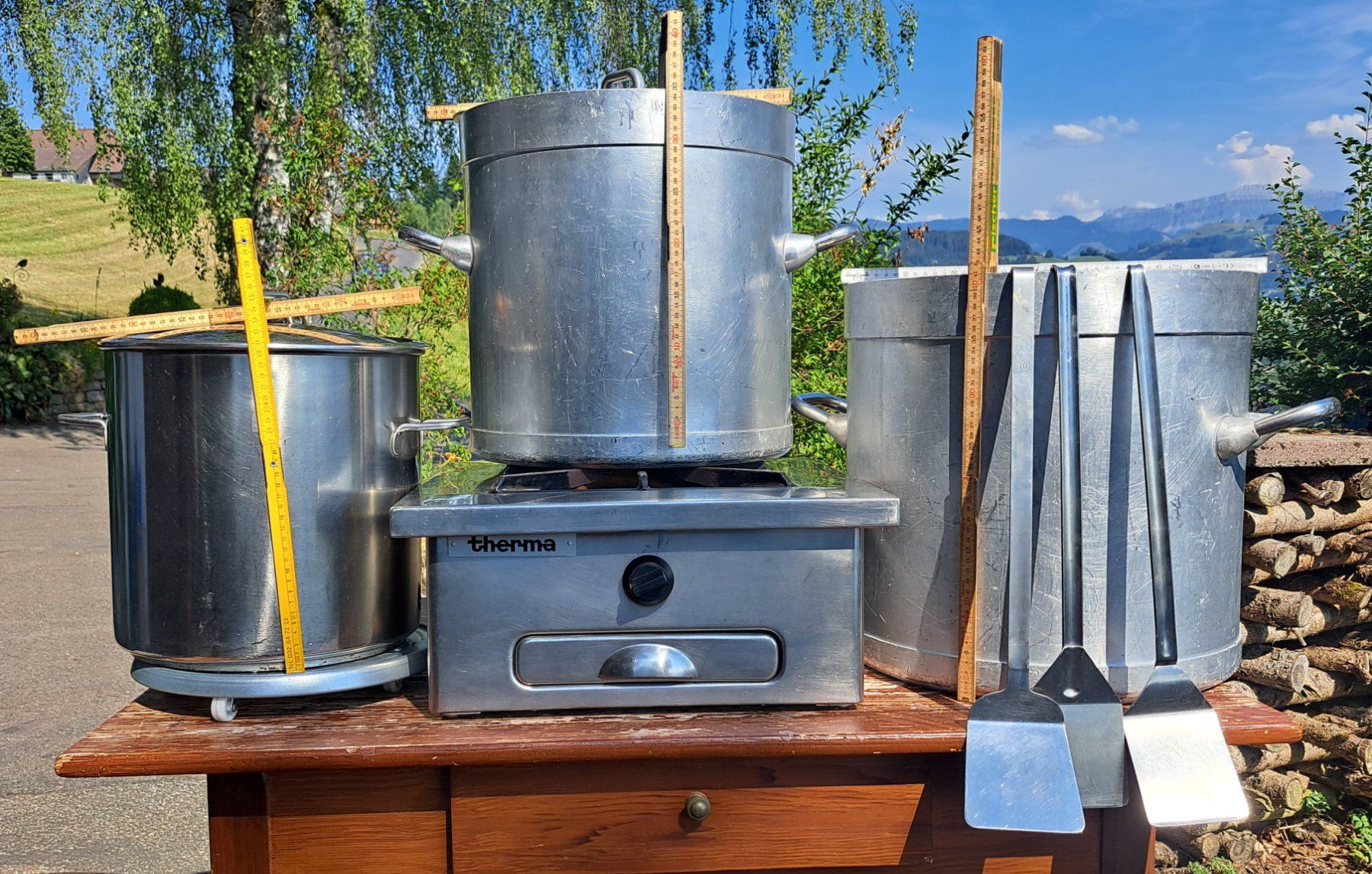 Cucine complete: 3 Gastropfannen mit Gasrechaud – Usato da Langnau i. E. venduto da falang