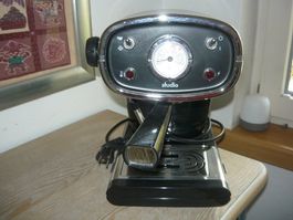 Kultige Kolbenkaffee-Maschine. Topzustand