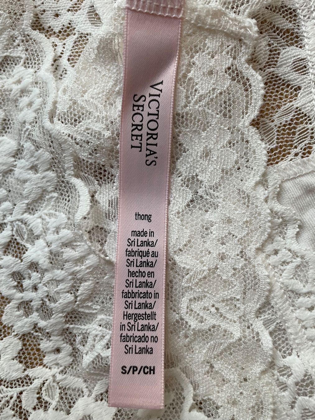Victoria’s Secret Lace Thong S NEW (Neu und originalverpackt) in ...