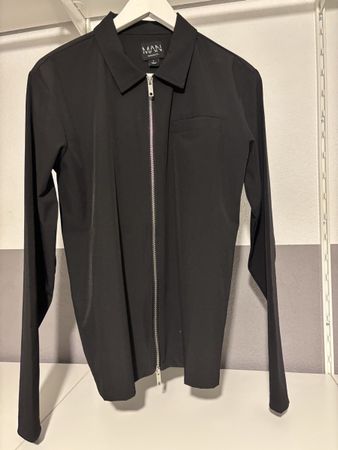 Schwarze Jacke