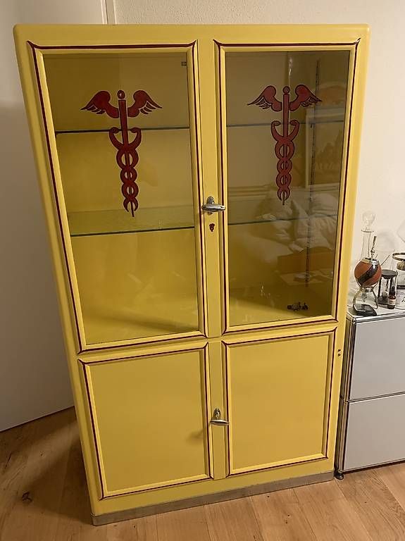 Armoires: Arztschrank  – D'occasion à Obernau par fab_9wnq 3