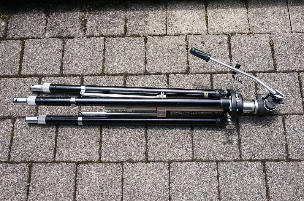 Treppiedi & Teste: Quickset Tripod 4-73010-7 mit Universal Fluid Head Australia – Usato da Spreitenbach venduto da Salesmanship 3