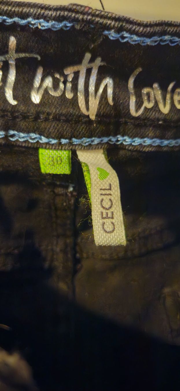 Cecil Jeans: Schwarze Cecil Jeans, Gr. 30, Top Zutsand – Usato da Basel venduto da NikaV13 3