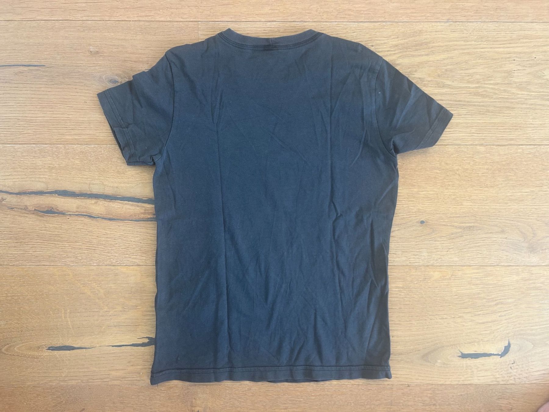 Benetton Camicie, T-shirt & Polo: Kindershirt BENETTON grau mit Print 140 – Usato da Grub AR venduto da DukeStatham 4