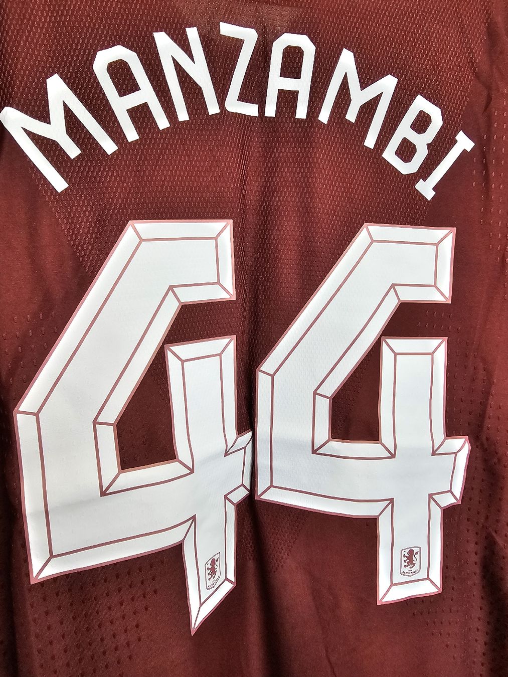 Canottiere & Pantaloni: Aston Villa Spielertrikot 26/27 – Nuovo (secondo la descrizione) da Rickenbach LU venduto da LichterWelt 3