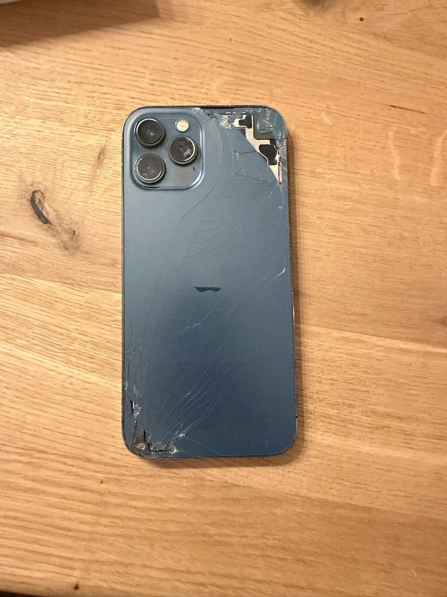 Apple Telefoni cellulari / Smartphones: Apple iPhone 12 Pro Max - stark beschädigt – Difettoso da Mühleberg venduto da Sherrmann17 2