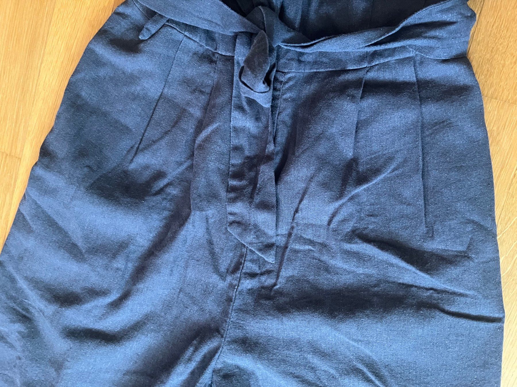 Tute: NOA NOA Jumpsuit mit Leinen – Usato da Luzern venduto da Aleoschli 1