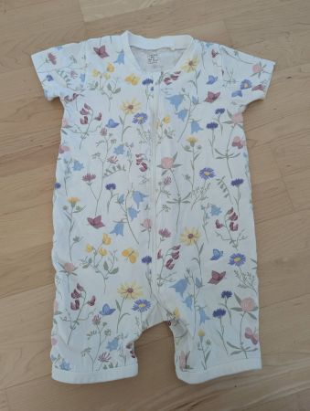 Lindex Sommer Baby Pyjama/Jumpsuit mit Blumenprint Grösse 86