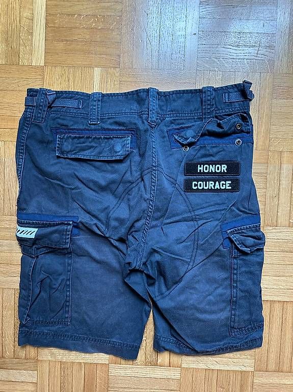 Pantalons: Shorts – D'occasion à Zürich par abiiStore 1