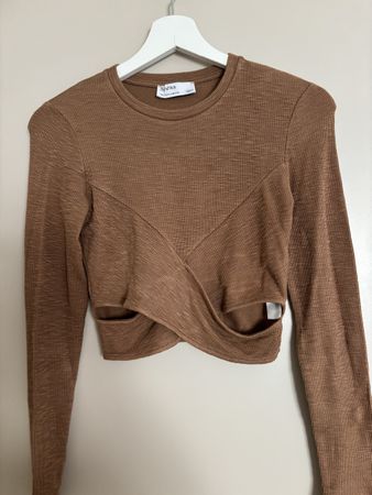 Bershka braunes Strick-Top mit Cut-Out, Gr. S
