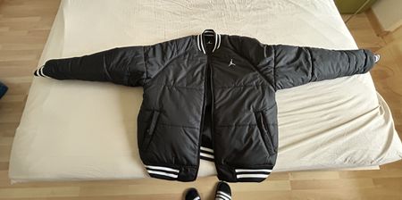 Stylishe Jordan Bomberjacke Grösse L