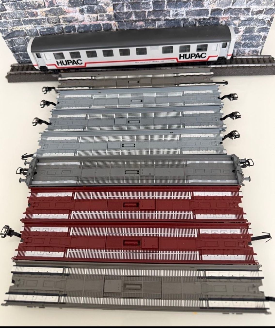 Trains électriques: RoLa Hupac HO 9 Teile – D'occasion à Altdorf UR par mobauwidmer