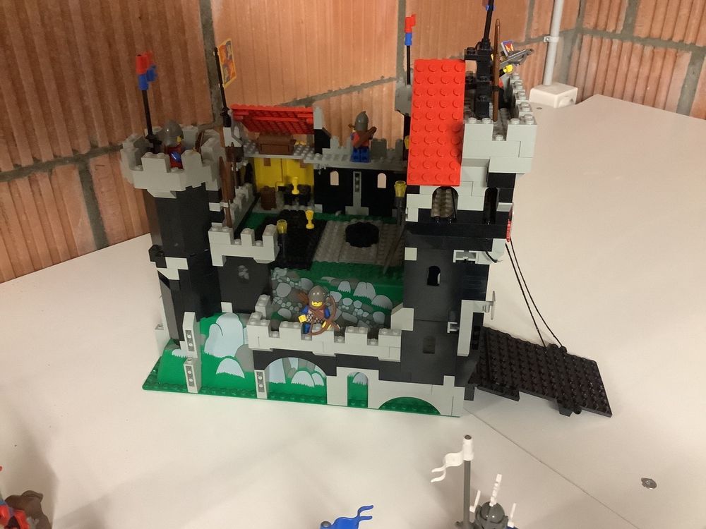 Lego Ritterburg 6086 komplett (Gebraucht) in Weinfelden für CHF 205 ...