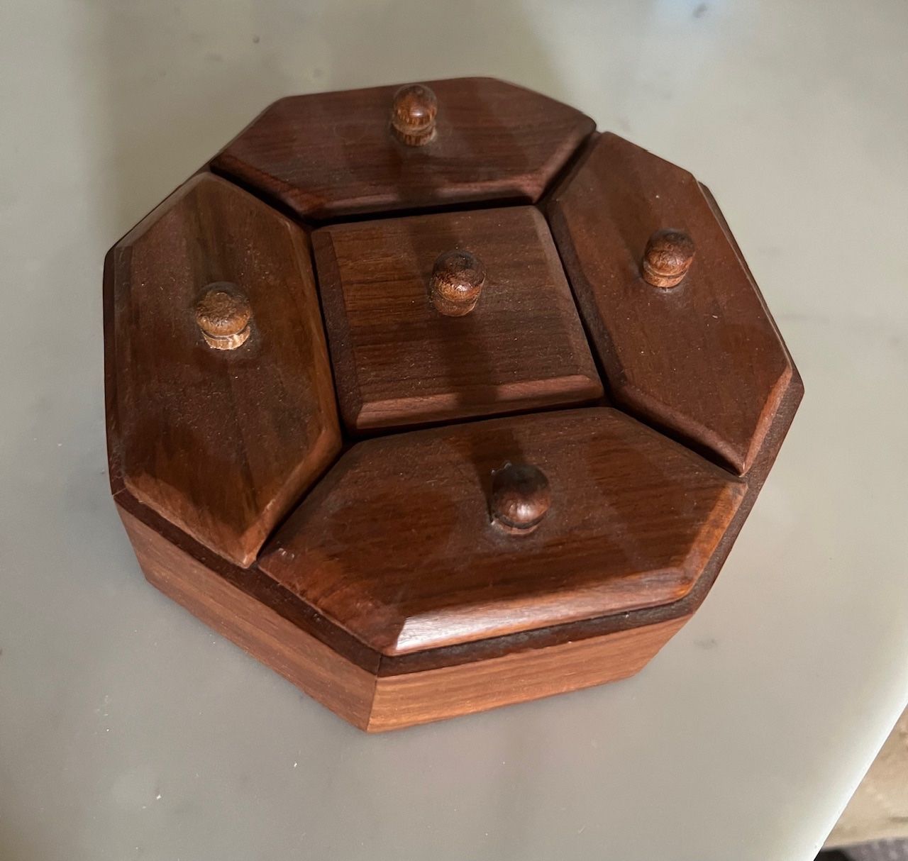 Autres décorations & accessoires: Boite en bois – D'occasion à Neuchâtel par kat_n6gp
