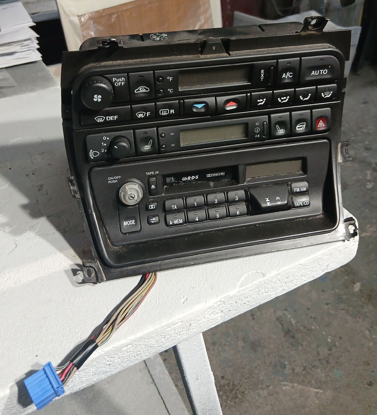 Radios: Radio Jaguar XJ 1994-2002  – Gebraucht aus la heutte von Auto-stock