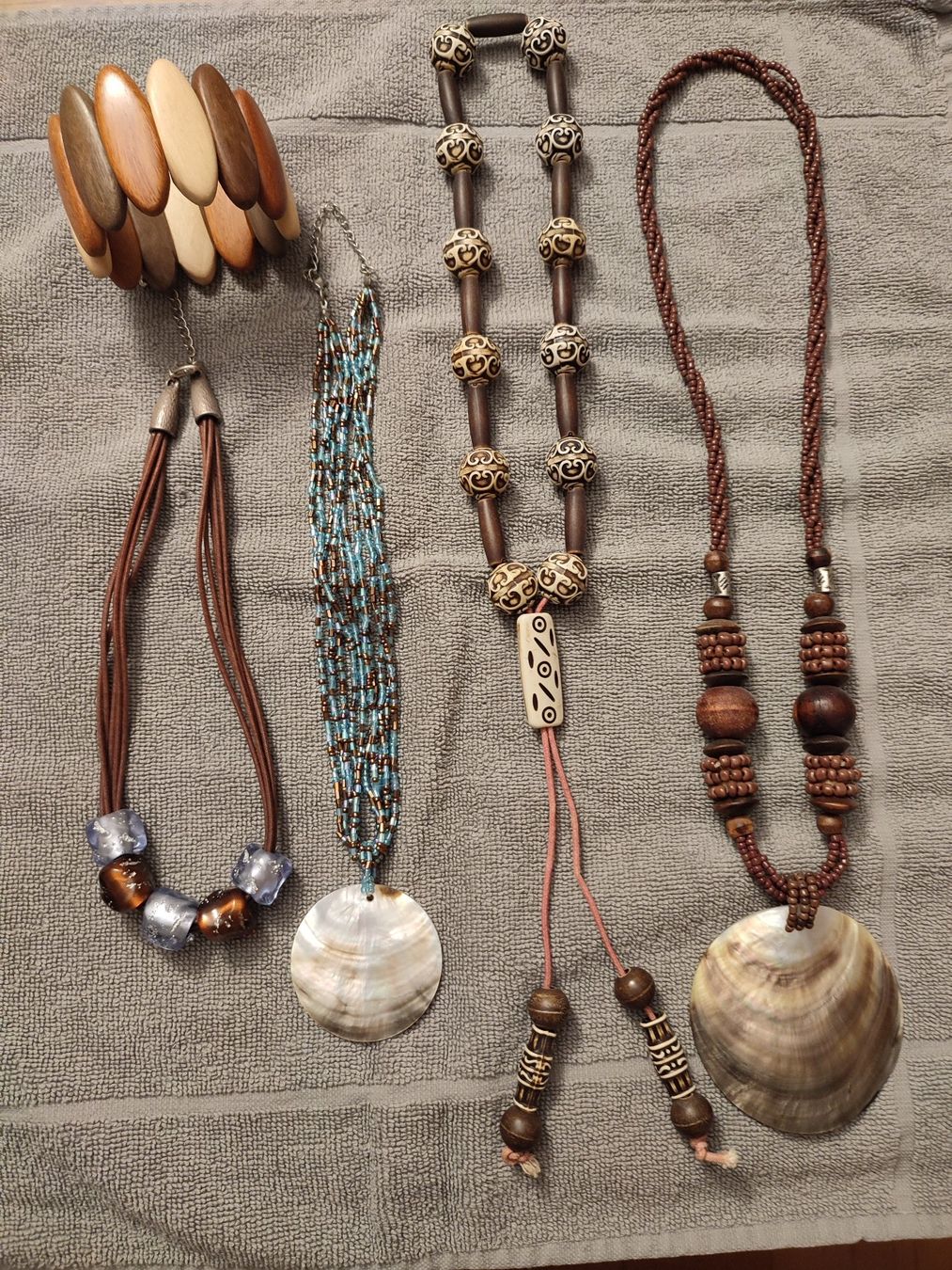 Catenine: 6teiliges Ethno- Boho-Schmutzset – Usato da Winterthur venduto da Priscatg