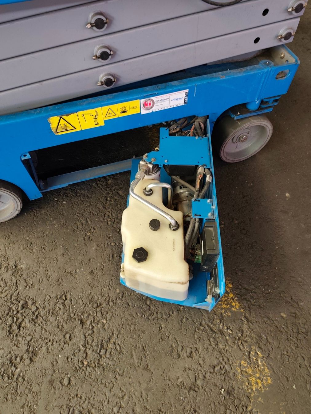Hebebühne & Wagenheber: Scherenbühne Genie GS 1632 – Gebraucht aus Schlieren von ZauggSchlierenAG 8