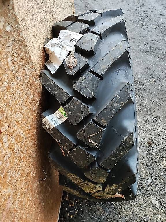 Autoribaltabili: Neuer Dumper Reifen – Usato da Beckenried venduto da dukeit 2