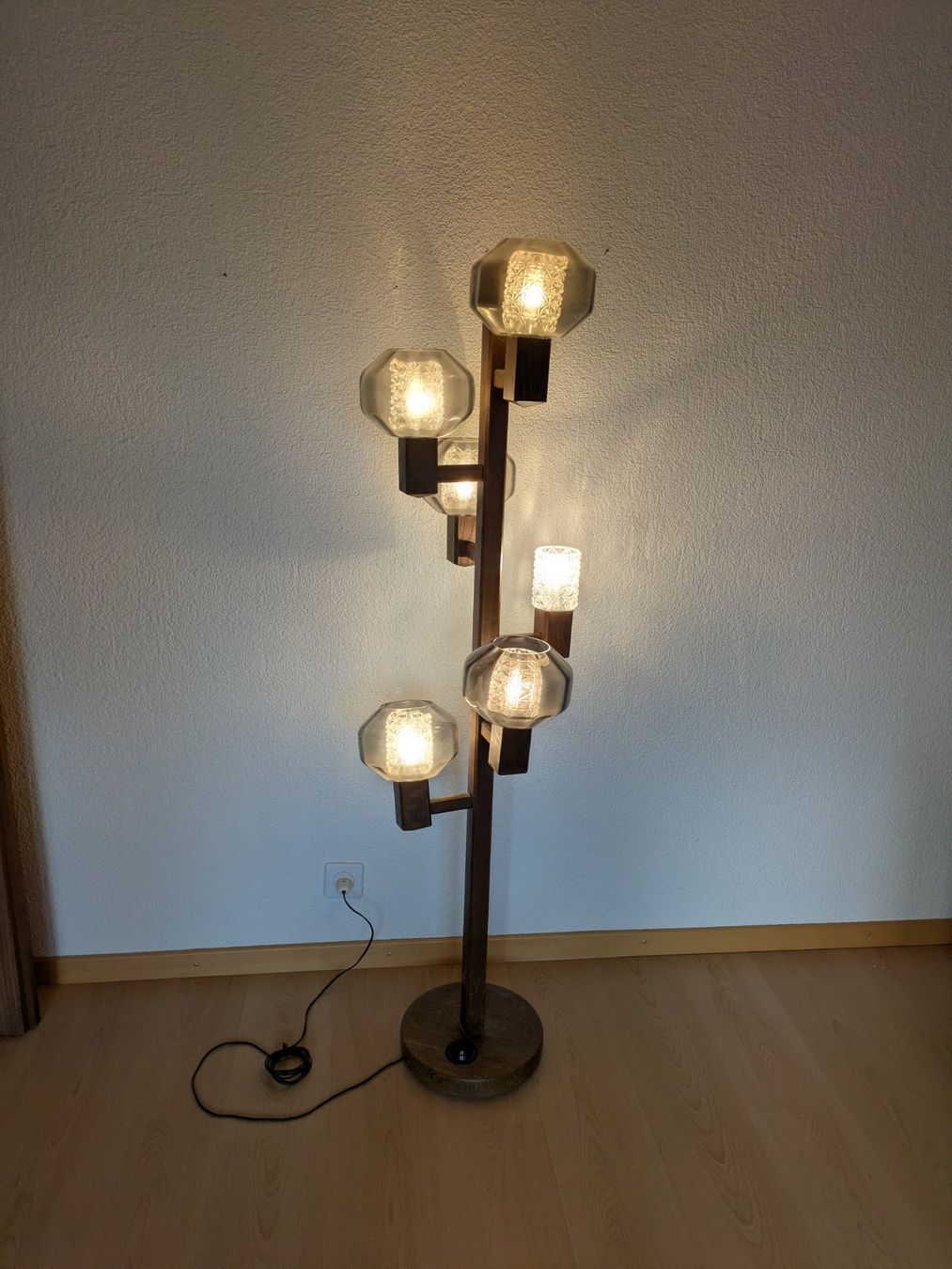 Lampade: Ständerlampe antik – Usato da Rutschwil venduto da ern_pf7j