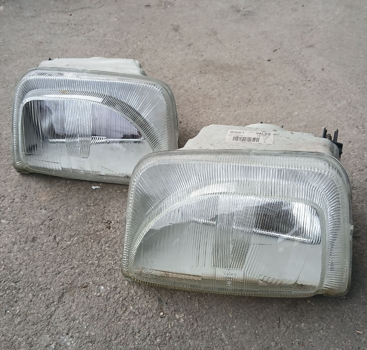 Fari: Phares Renault Express 1994-2001 – Usato da la heutte venduto da Auto-stock