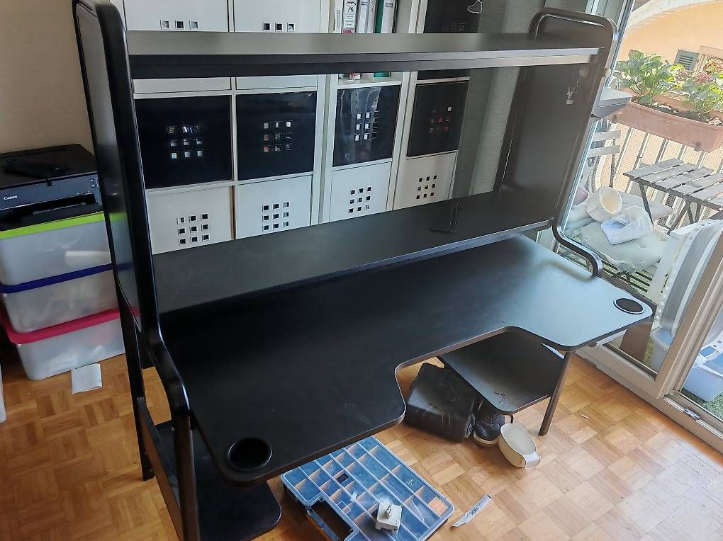 Ikea Scrivanie: FREDDE Bureau gamer IKEA – Usato da Lausanne venduto da DaBuzzmann