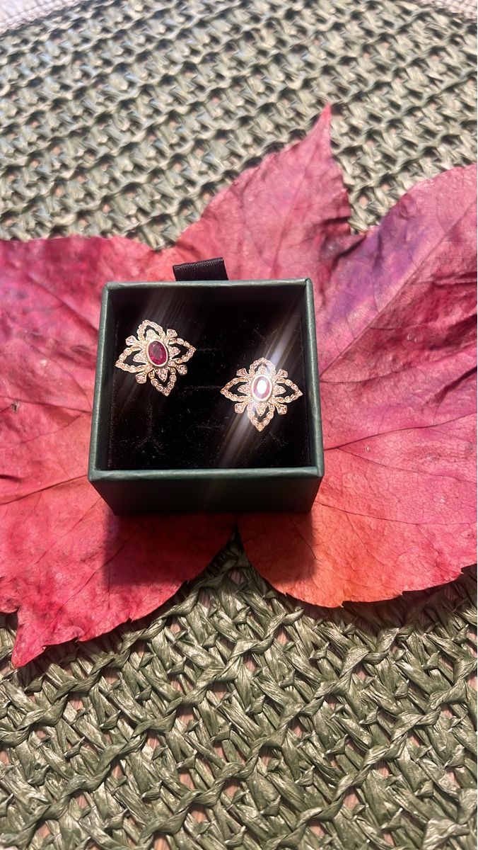 Orecchini pendenti & Orecchini a lobo: Elegante Ohrstecker mit Zirkonia, vergoldet – Nuovo (secondo la descrizione) da Seon venduto da Sunny-Schmuck78
