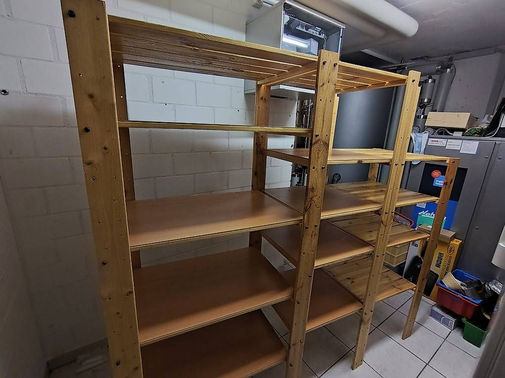 Scaffali: Ikea Regal zu verschenken – Usato da Schwändi GL venduto da Arco021