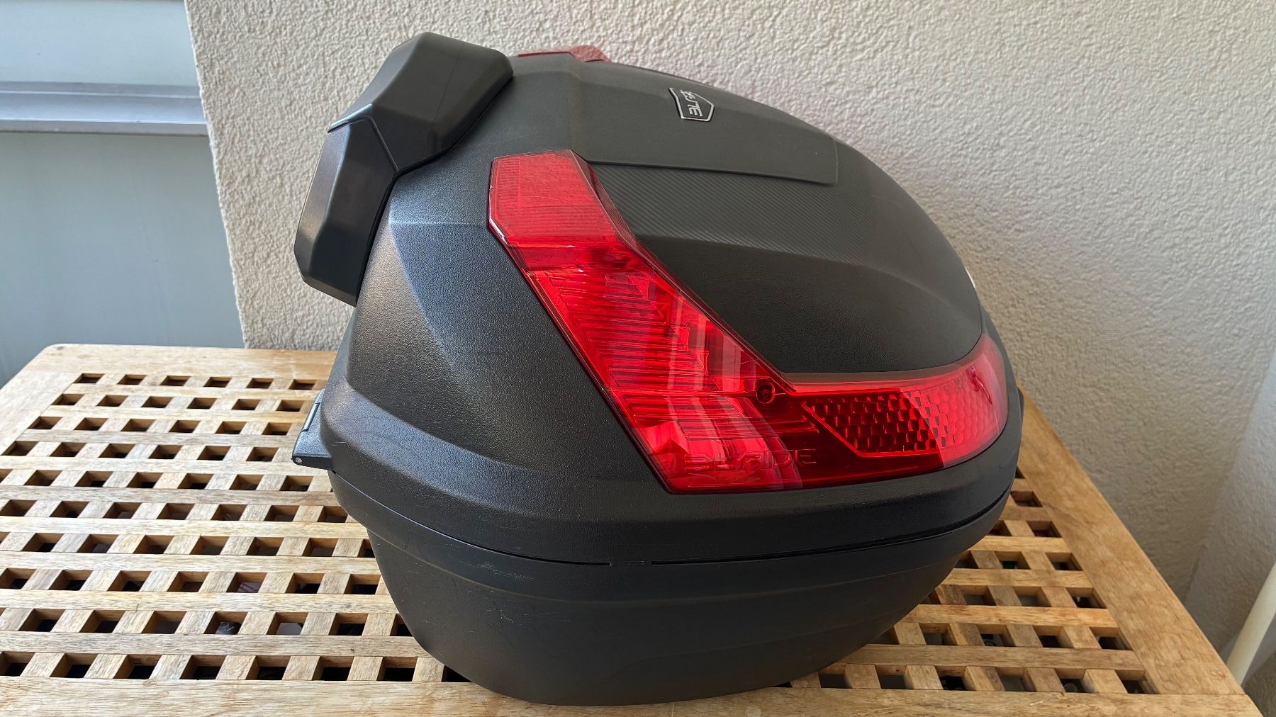 Givi Topcase: GIVI B47 Blade Monolock Topcase mit Platte – Gebraucht aus Allschwil von dor_6s9c 3