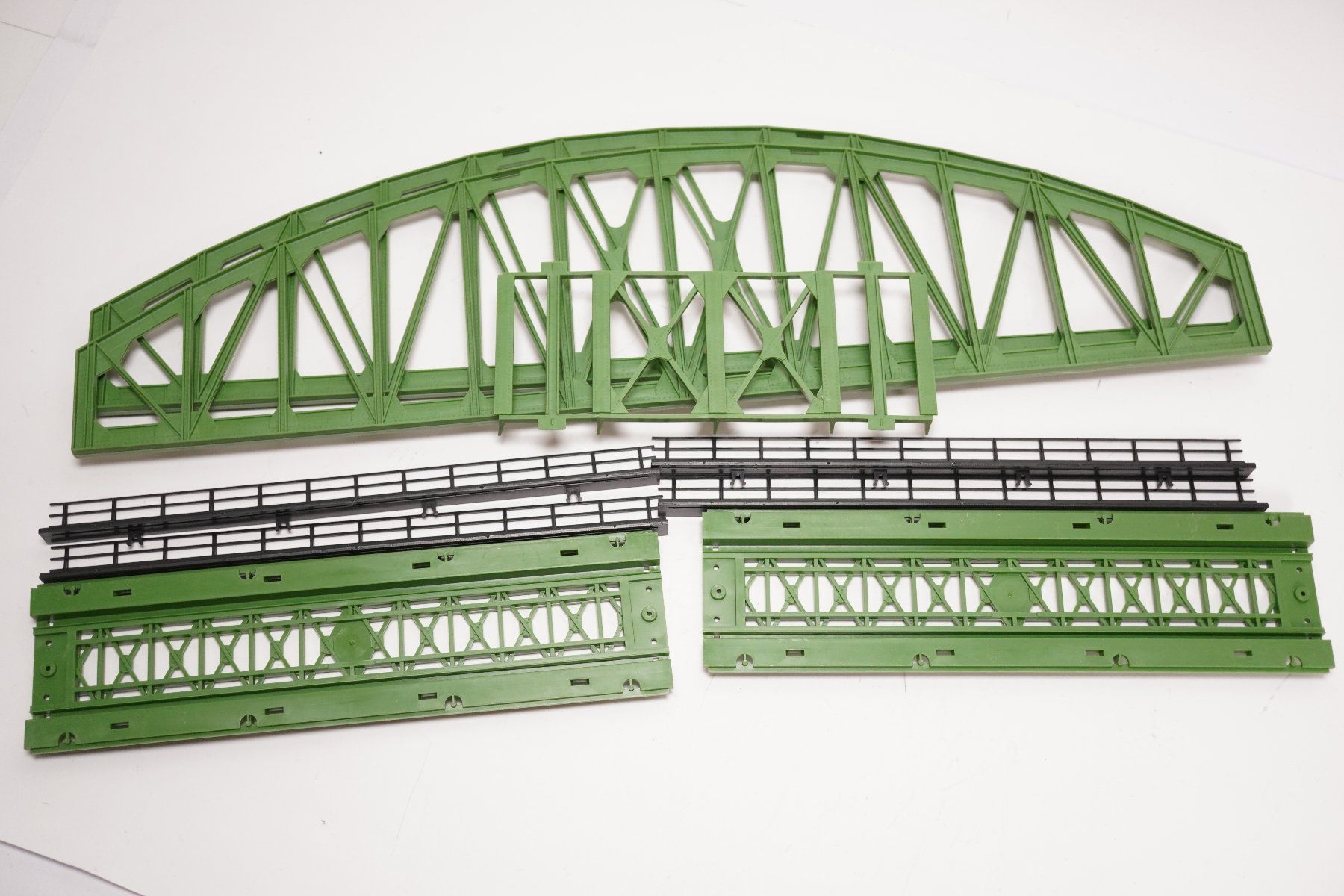 Roco Modellini di ferrovie: 2∑ Roco 40081 Bogenbrückenbausatz – Usato da Uetendorf venduto da tigermuegi 1