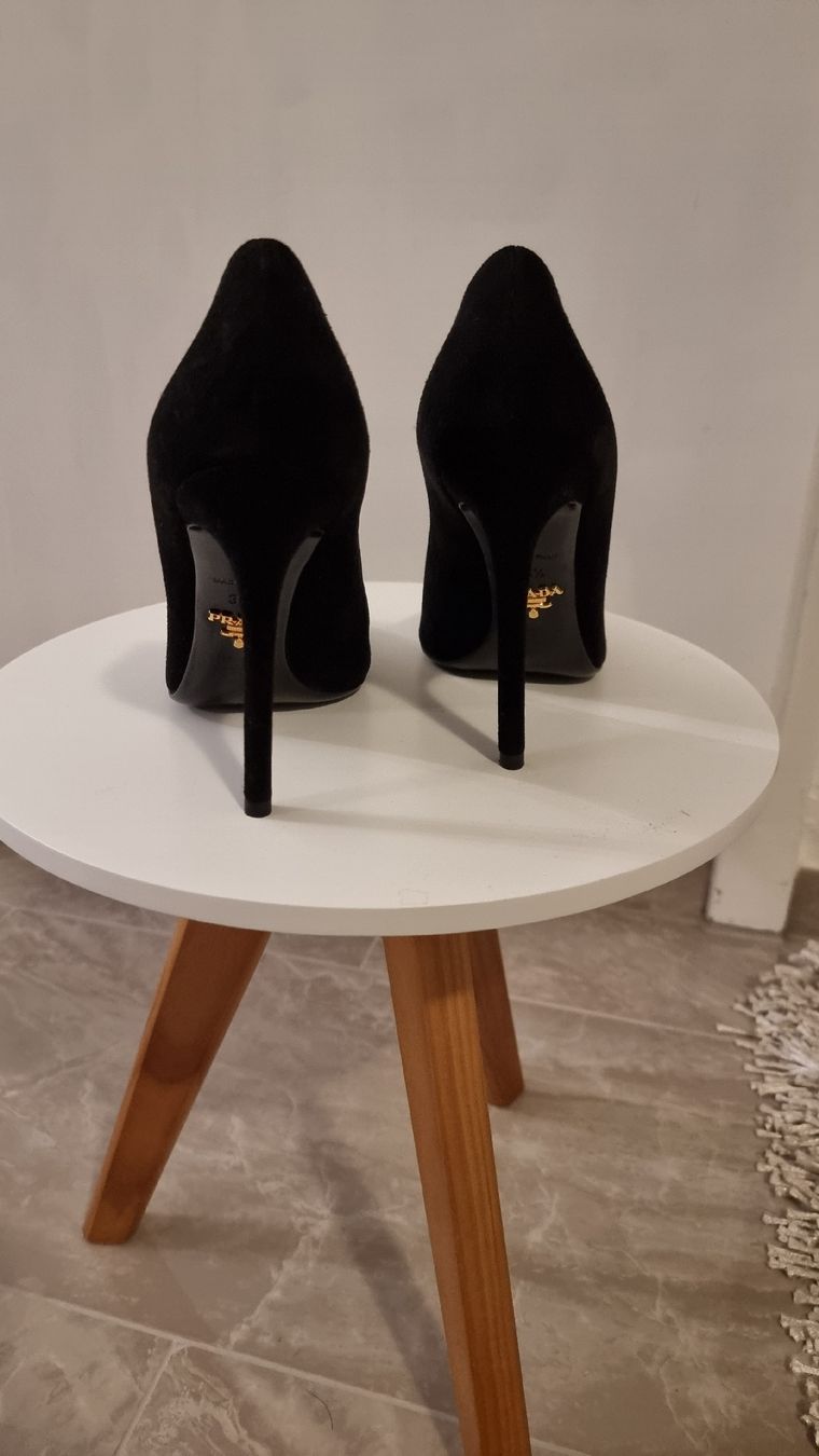 Prada Damenschuhe: Elegante Prada Wildleder Pumps Gr. 36.5 – Neu (gemäss Beschreibung) aus Lengnau BE von Thanu1994 2