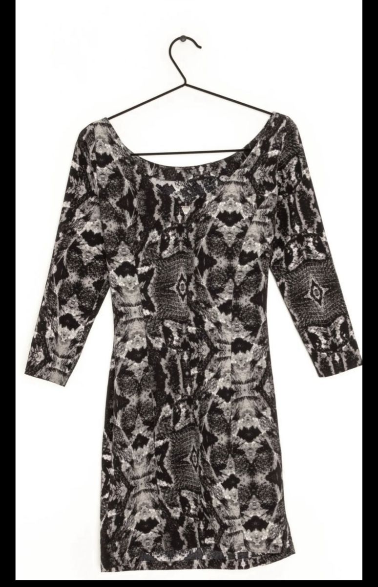 Guess Kleider: Guess Kleid – Neu (gemäss Beschreibung) aus Fisibach von hadilicious