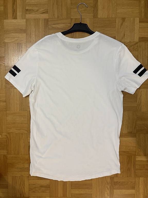 T-shirt: T-Shirt in Weiss – Usato da Schaffhausen venduto da jan_pzd5 1
