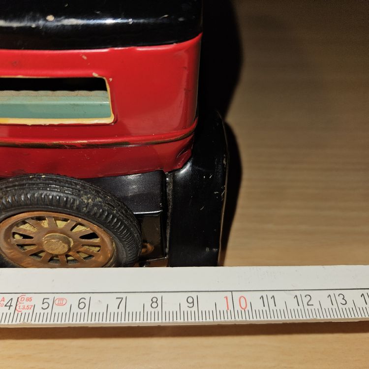 Jouets: Antikes Blechspielzeug Auto rot/schwarz, ca. 25cm – Défectueux à Kriens par gra_fhn7 7