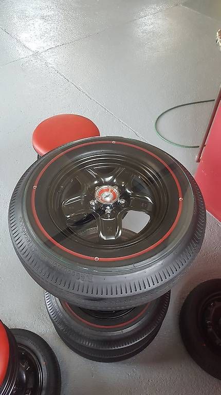 Tavoli: 1 Bartisch, 3 Hocker im "Wheel ArtTech" Design – Nuovo (secondo la descrizione) da Oberwangen b. Bern venduto da mfmr 4