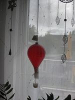Schöner roter Heissluftballon leuchtet