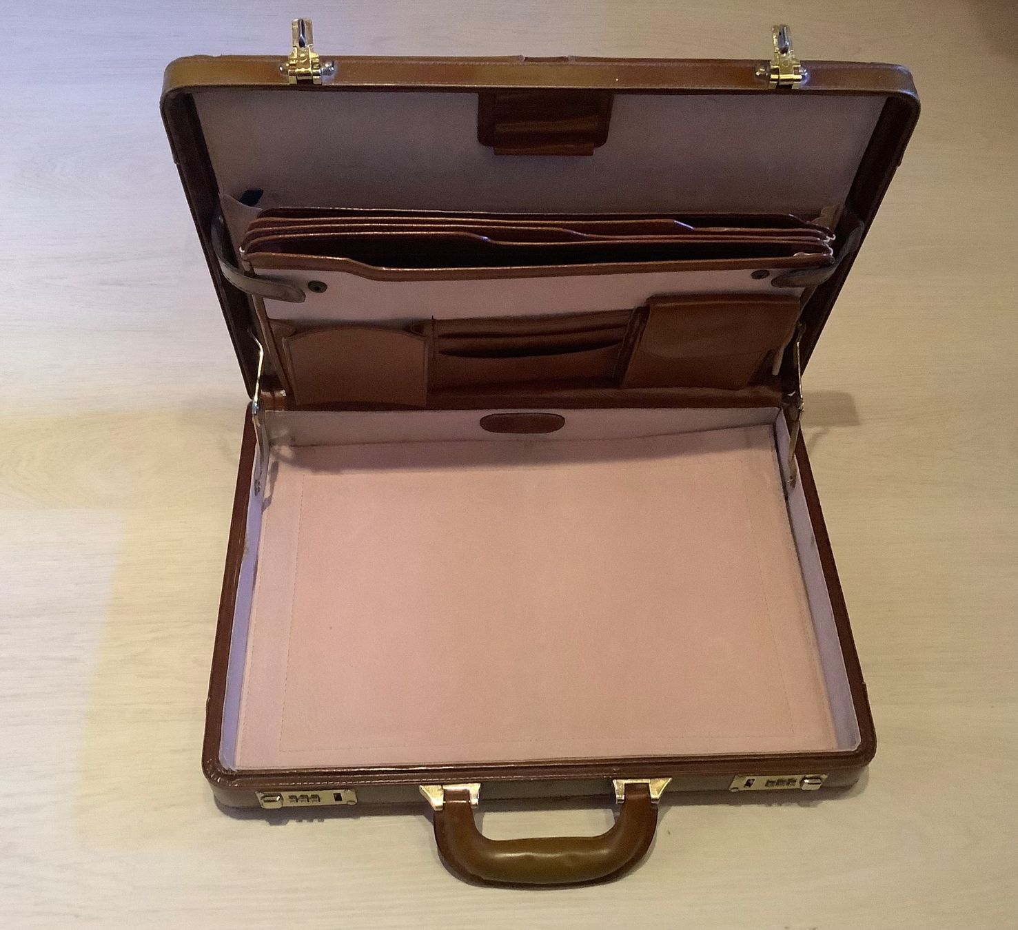 Koffer & Taschen: Mallette en cuir vintage – Gebraucht aus Epalinges von janvs 1
