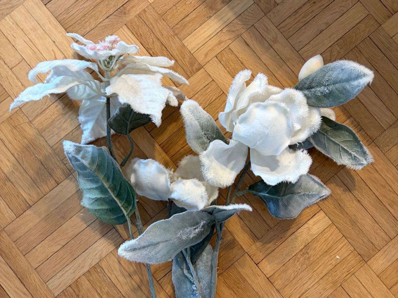 Tutte le decorazioni: Winterdeko: Elegantes Kunstblumenarrangement – Usato da Luzern venduto da Lampion 8