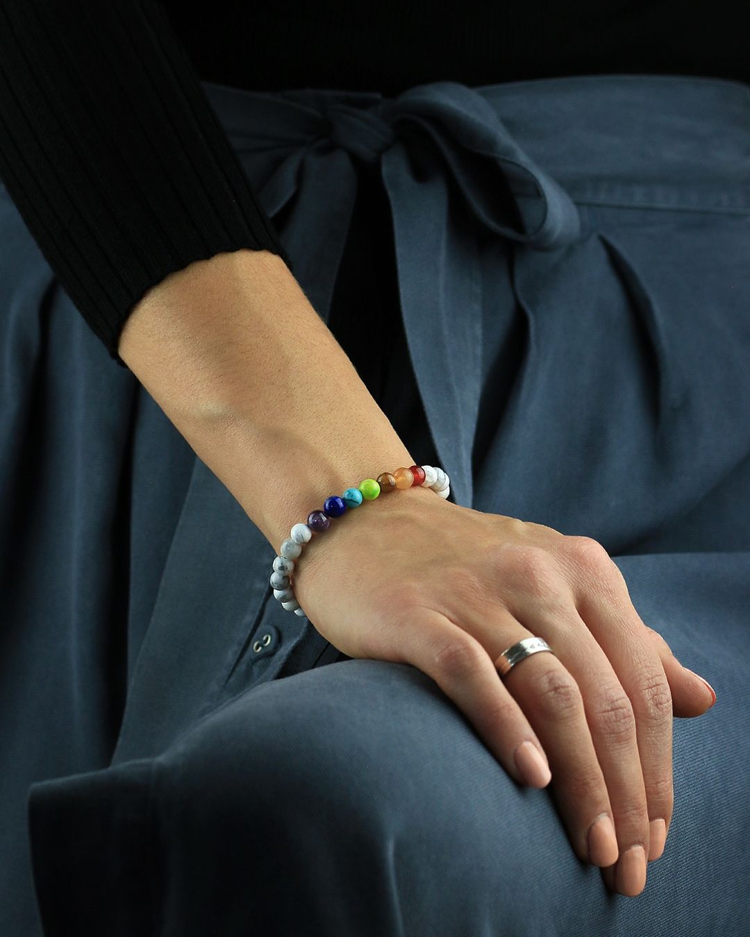 Bracciali & Braccialetti: 7 Chakren Howlith Armband – Nuovo e nell'imballaggio originale da Schindellegi venduto da MoonAmber.schmuck 1