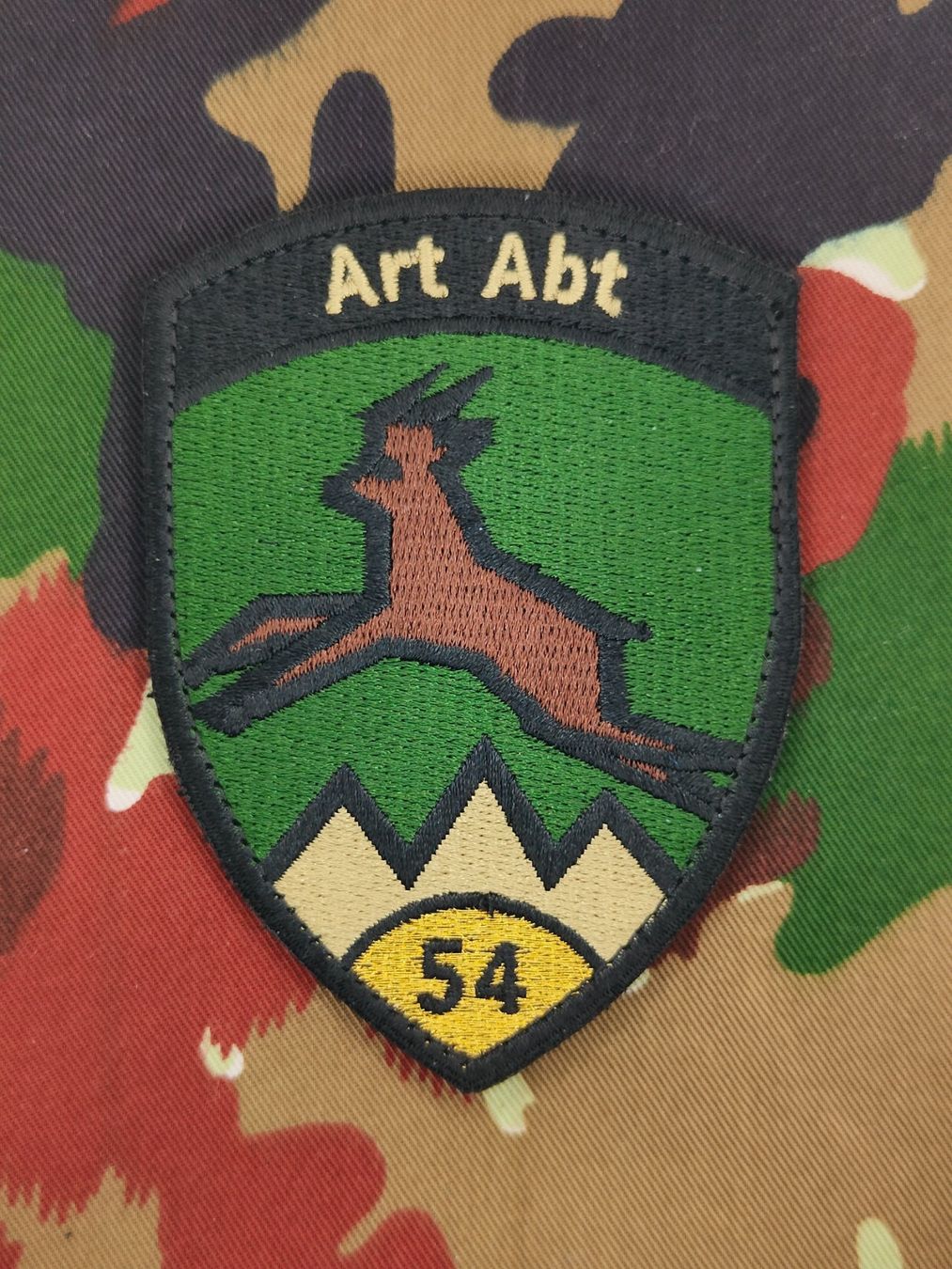 Schweizer Armee Placchette & Badge: Verbandsabzeichen Art Abt 54 Stab – Usato da Bauma venduto da SwissMilitaria