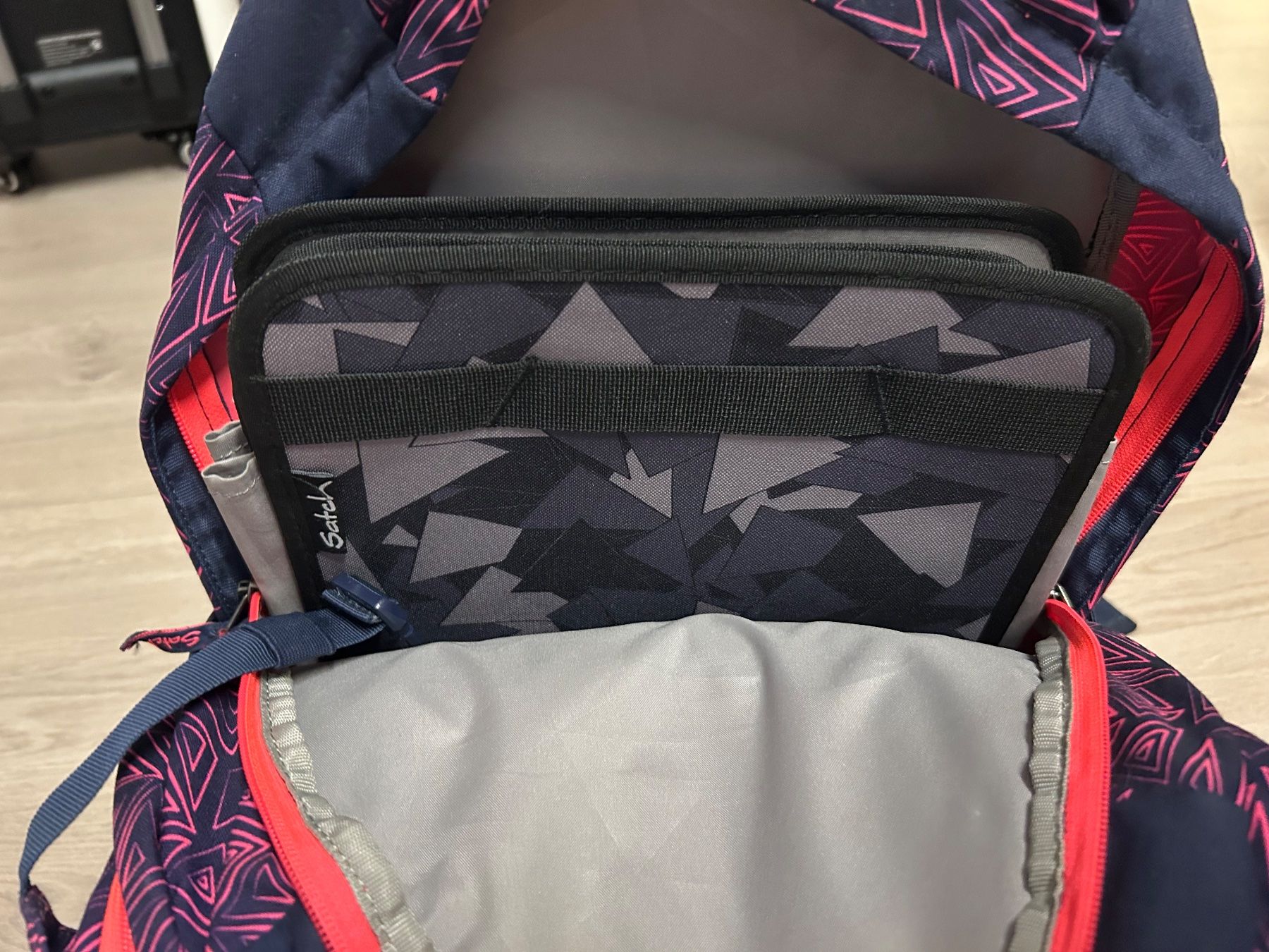 Satch Zaini: Satch Schulrucksack mit einer passenden Mappe/Ordner – Usato da Oberkulm venduto da angela_05 7