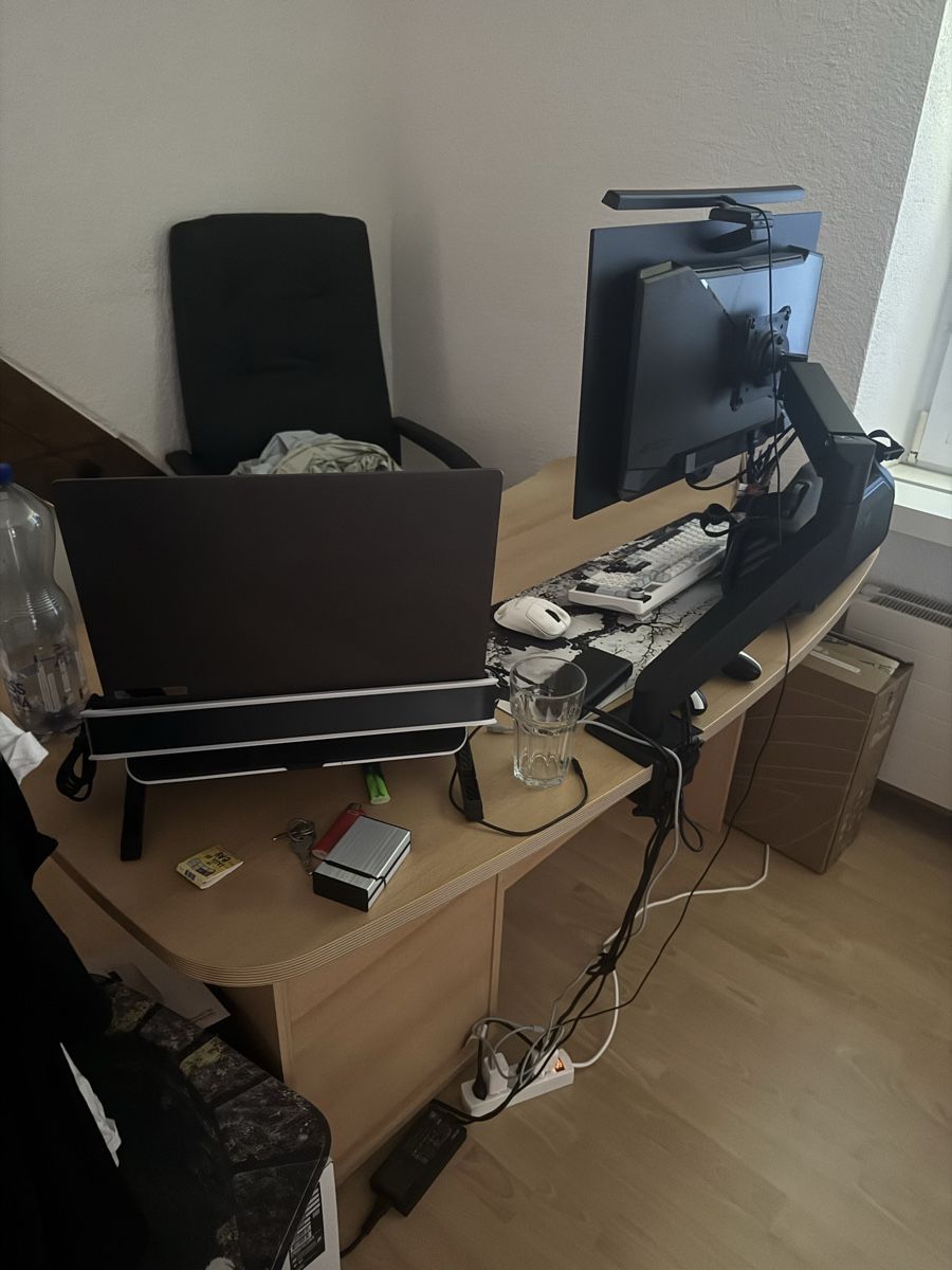 Tavoli: Tisch Gratis – Usato da Zürich venduto da vla_72d8 1