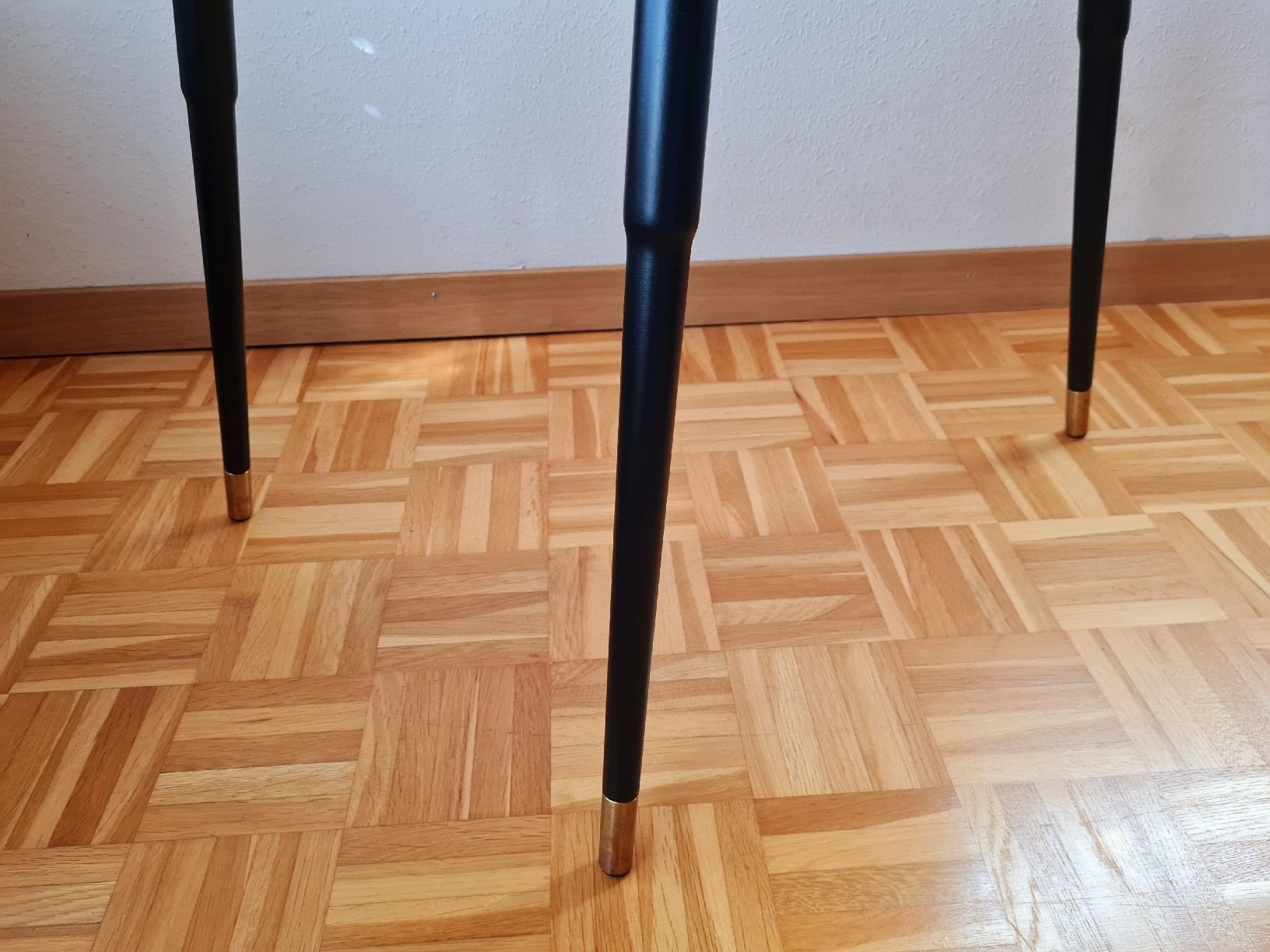 Tables: Beistelltisch - Couchtisch  – D'occasion à Maur par Tashi010 3
