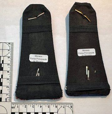 Plaketten & Abzeichen: 2 Polizei Abzeichen "Patten" Monaco – Neu (gemäss Beschreibung) aus Zürich von Policepatch 1