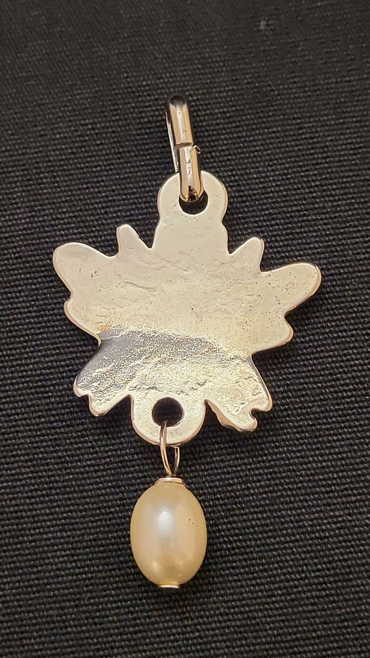 Pendentifs: Anhänger mit Kunstperle FLIEGE – D'occasion à Basel par spinne02 2