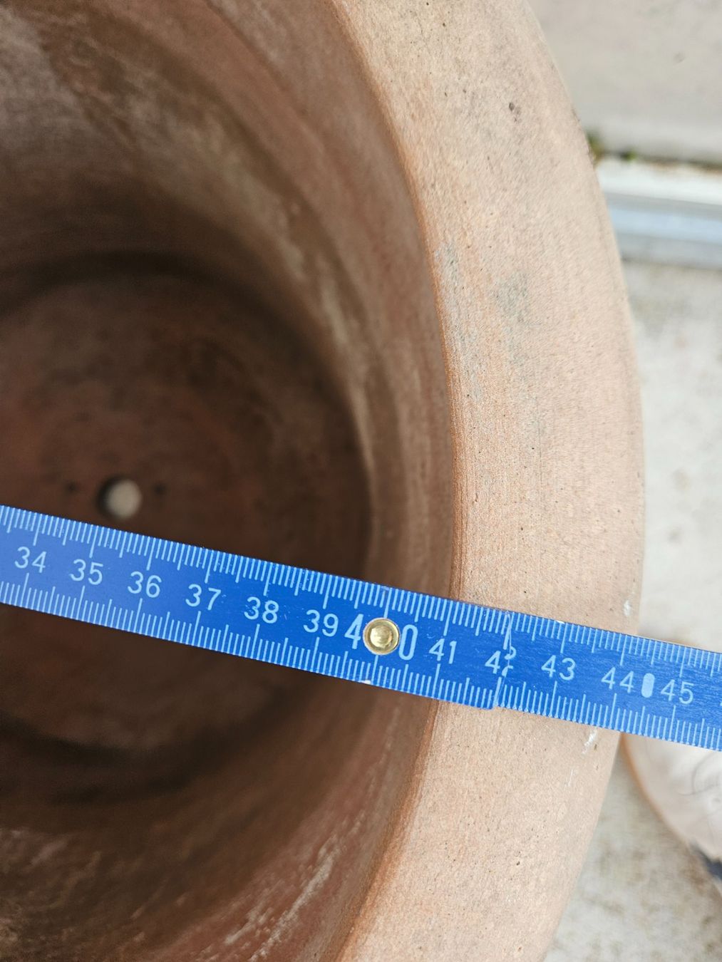 Pentole: Gebrauchter Blumentopf aus Terrakotta, Durchmesser 41cm – Usato da Aarau venduto da art_krt7 2