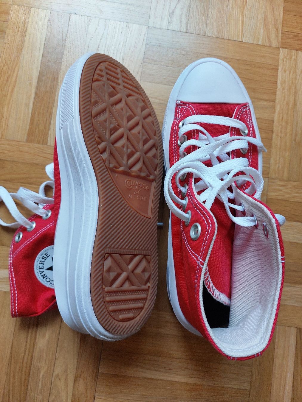 Converse Damenschuhe: Converse rot – Gebraucht aus Münchenbuchsee von Ataf_Morgana 2