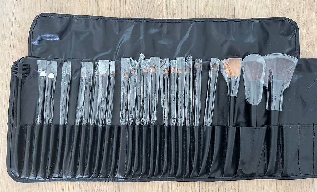 Make-up: Make-Up Pinsel Set – Neu und originalverpackt aus Muttenz von mel_8l6c 2