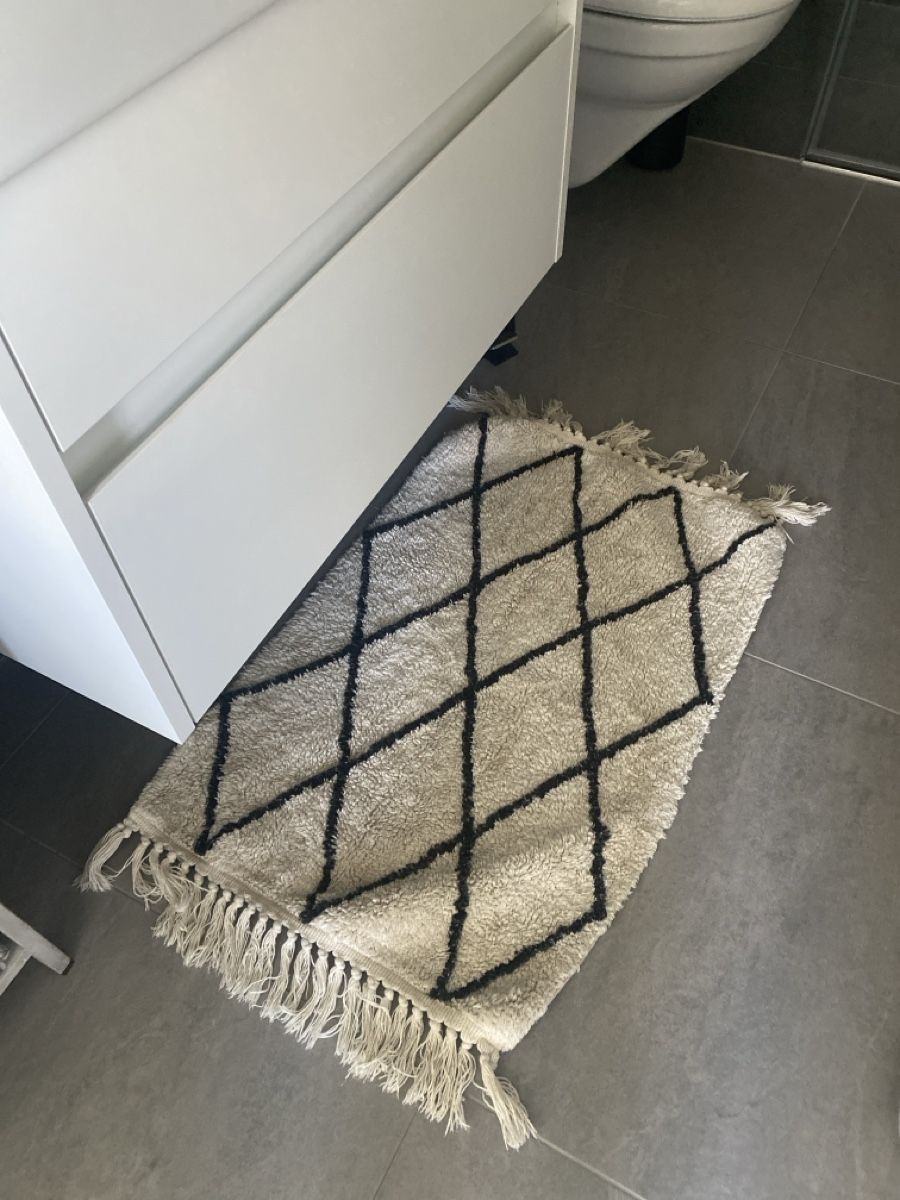 Tapis: Badezimmerteppich schwarz weiss mit Karomuster – D'occasion à Frauenfeld par michele_hu 1